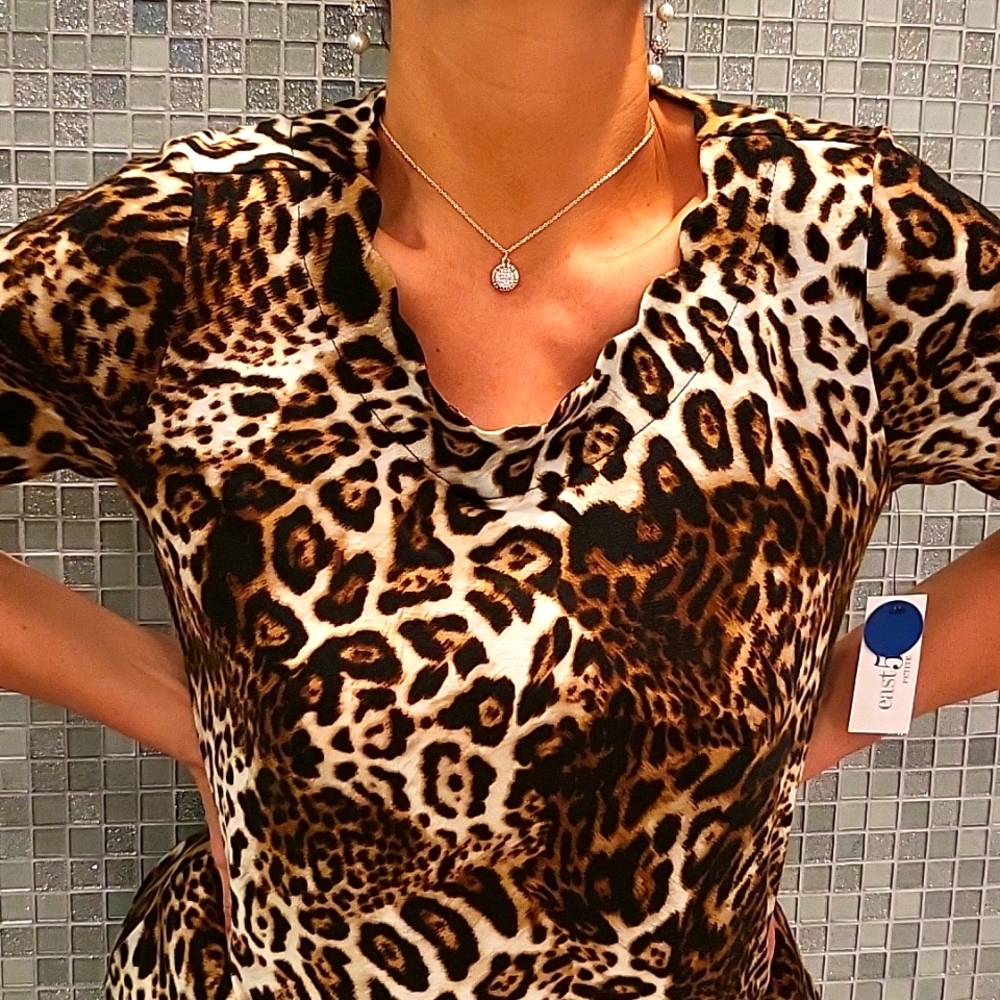 NEW Leopard Print Jersey Knit Top, Scalloped Neck, 1/2 Sleeve, *M